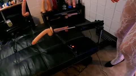 nikkibanksts online show from 07/31/26, 08:14
