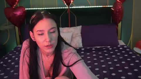 Nikki online show from 02/18/25, 02:49