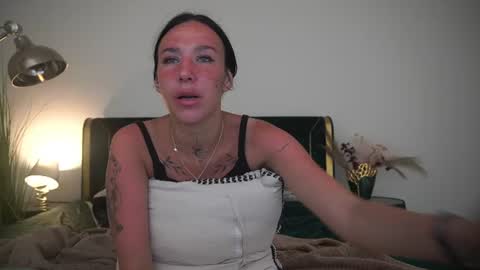 Snapshot of nikkigoldx chatting on 07/02/26, 03:23 Nikki online show from 07/02/26, 03:23