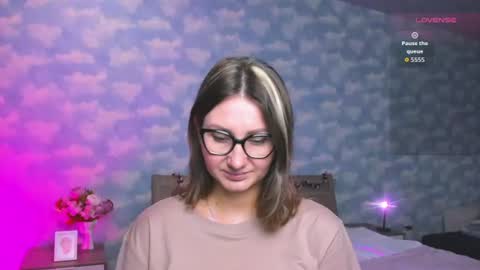Snapshot of nikkikiss___ chatting on 07/17/26, 02:29 nikkikiss___ online show from 07/17/26, 02:29