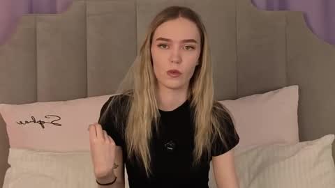 nikkilane11 online show from 04/11/26, 03:05