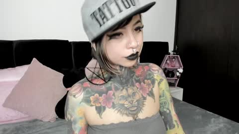 Nikki Ramone   online show from 01/10/25, 03:16