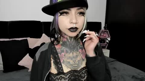 Nikki Ramone   online show from 02/19/25, 01:17