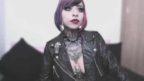 Nikki Ramone   online show from 09/13/25, 10:04