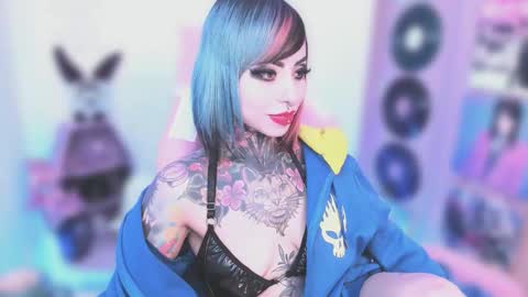 Nikki Ramone   online show from 12/02/25, 09:43