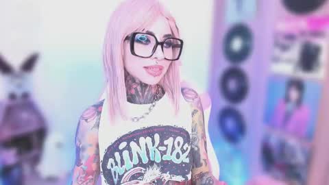 Nikki Ramone   online show from 01/06/26, 11:25