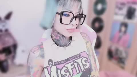 Nikki Ramone   online show from 02/24/26, 11:30