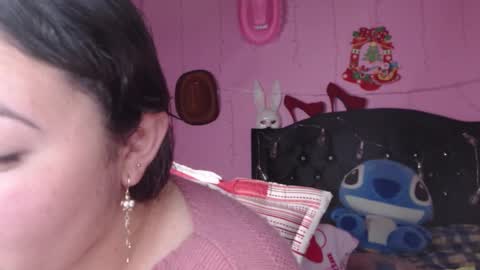 Snapshot of nikkirous_ chatting on 02/04/25, 05:34 Nikkirous online show from 02/04/25, 05:34