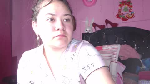 Snapshot of nikkirous_ chatting on 02/14/25, 11:42 Nikkirous online show from 02/14/25, 11:42