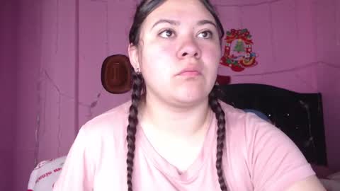 Snapshot of nikkirous_ chatting on 03/04/25, 12:33 Nikkirous online show from 03/04/25, 12:33