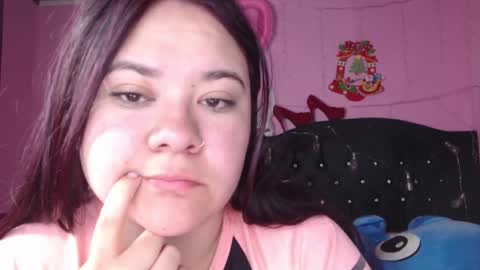 Snapshot of nikkirous_ chatting on 03/12/25, 12:36 Nikkirous online show from 03/12/25, 12:36