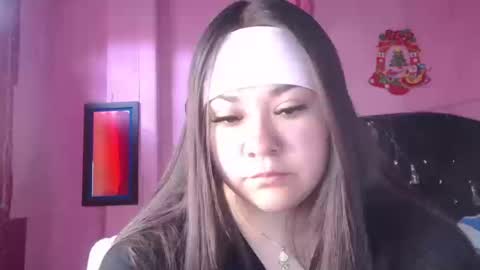 Snapshot of nikkirous_ chatting on 09/24/25, 02:20 Nikkirous online show from 09/24/25, 02:20