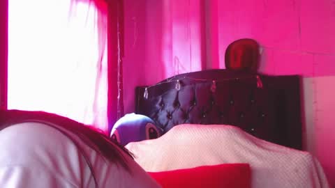 Snapshot of nikkirous_ chatting on 05/12/26, 02:14 Nikkirous online show from 05/12/26, 02:14