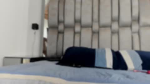     online show from 10/24/25, 01:18