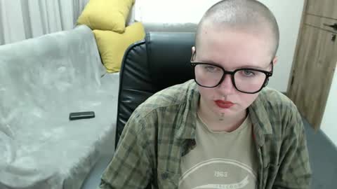 nikkysnow online show from 09/13/25, 08:03
