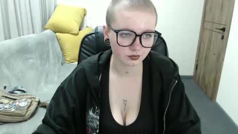 nikkysnow online show from 09/20/25, 08:15