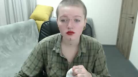 nikkysnow online show from 09/26/25, 08:18