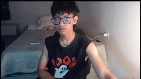 Snapshot of niklaus_wolf chatting on 09/09/25, 01:49 niklaus_wolf online show from 09/09/25, 01:49