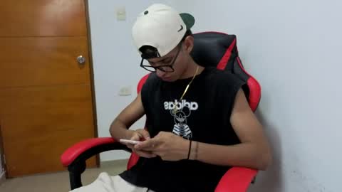 niklaus_wolf online show from 03/23/26, 04:38