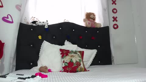 nikol_winick online show from 02/28/25, 03:04