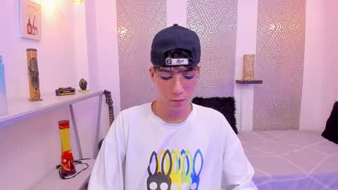    online show from 10/28/25, 04:49