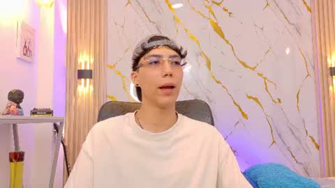 Snapshot of nikolay_gregori chatting on 06/11/26, 04:21 online show from 06/11/26, 04:21