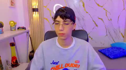 Snapshot of nikolay_gregori chatting on 06/24/26, 04:22 online show from 06/24/26, 04:22