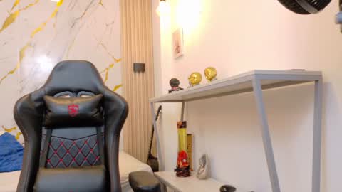 Snapshot of nikolay_gregori chatting on 07/04/26, 04:51 online show from 07/04/26, 04:51