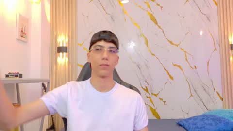 Snapshot of nikolay_gregori chatting on 07/05/26, 04:07 online show from 07/05/26, 04:07