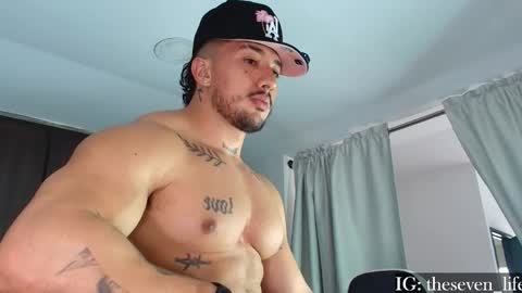 Snapshot of nikolaylisin chatting on 05/17/26, 03:08 Niko online show from 05/17/26, 03:08