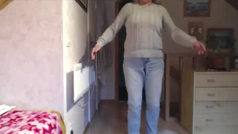 Nikole1 online show from 12/22/25, 11:40