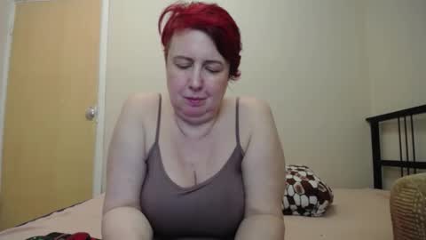 Snapshot of nikolettared chatting on 01/13/25, 11:38 Nikoletta online show from 01/13/25, 11:38
