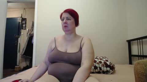 Snapshot of nikolettared chatting on 01/14/25, 02:11 Nikoletta online show from 01/14/25, 02:11