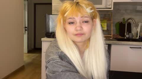 nikoli_naw online show from 04/14/26, 08:15