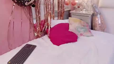   Nikol Karter   online show from 06/19/26, 12:09