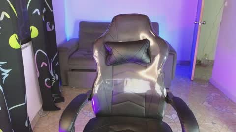 Snapshot of nikolwalter chatting on 04/23/26, 12:56 nikolwalter online show from 04/23/26, 12:56