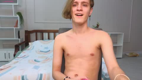 niko online show from 01/01/25, 01:47