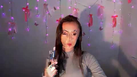 nikonara_ online show from 12/18/25, 12:55