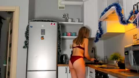 Veronica online show from 12/22/24, 07:52