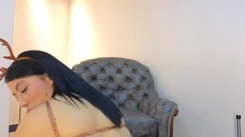  NIKY SMIT  online show from 11/29/25, 11:02