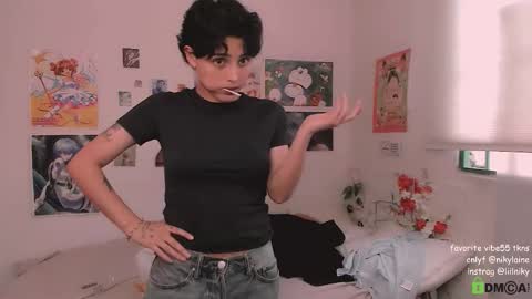 Nikylaine online show from 11/23/25, 09:47