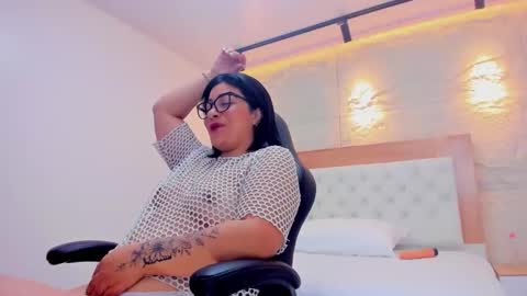 Snapshot of nikyrios chatting on 02/19/26, 12:23 online show from 02/19/26, 12:23