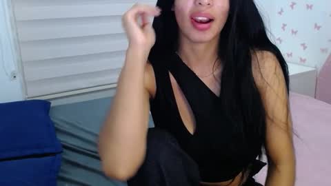 nila online show from 11/05/25, 02:22