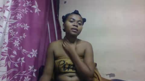 Snapshot of nilahmarie chatting on 09/15/25, 06:46 nilah online show from 09/15/25, 06:46