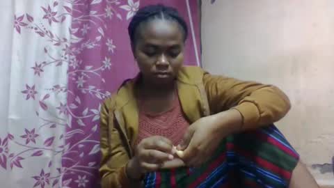 nilah online show from 10/26/25, 07:20