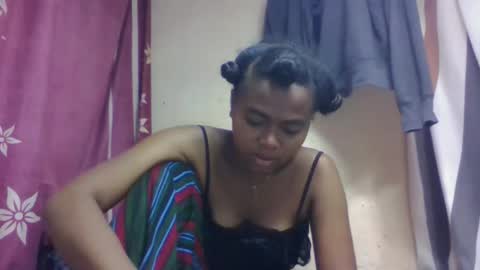 nilah online show from 11/24/25, 06:57