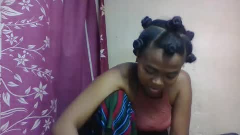 nilah online show from 12/17/25, 04:51