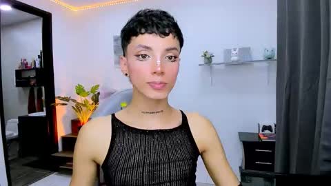 Nilam online show from 09/20/25, 01:06