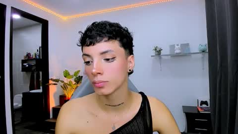 Nilam online show from 09/26/25, 02:04