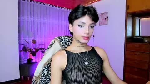 Snapshot of nilam217 chatting on 05/13/26, 10:17 Nilam online show from 05/13/26, 10:17